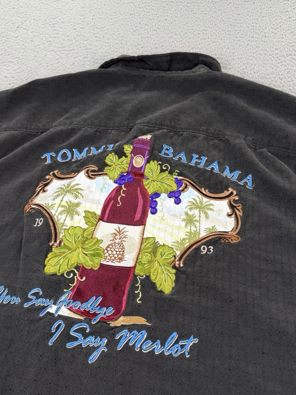 Tommy Bahama Camp Shirt Mens Large Black Wine Bottle Embroidered 100% Silk